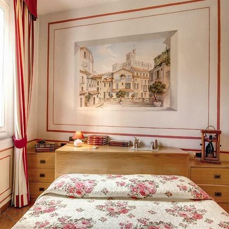 Apartmán Lovely Flat By The Trevi Fountain Řím Exteriér fotografie