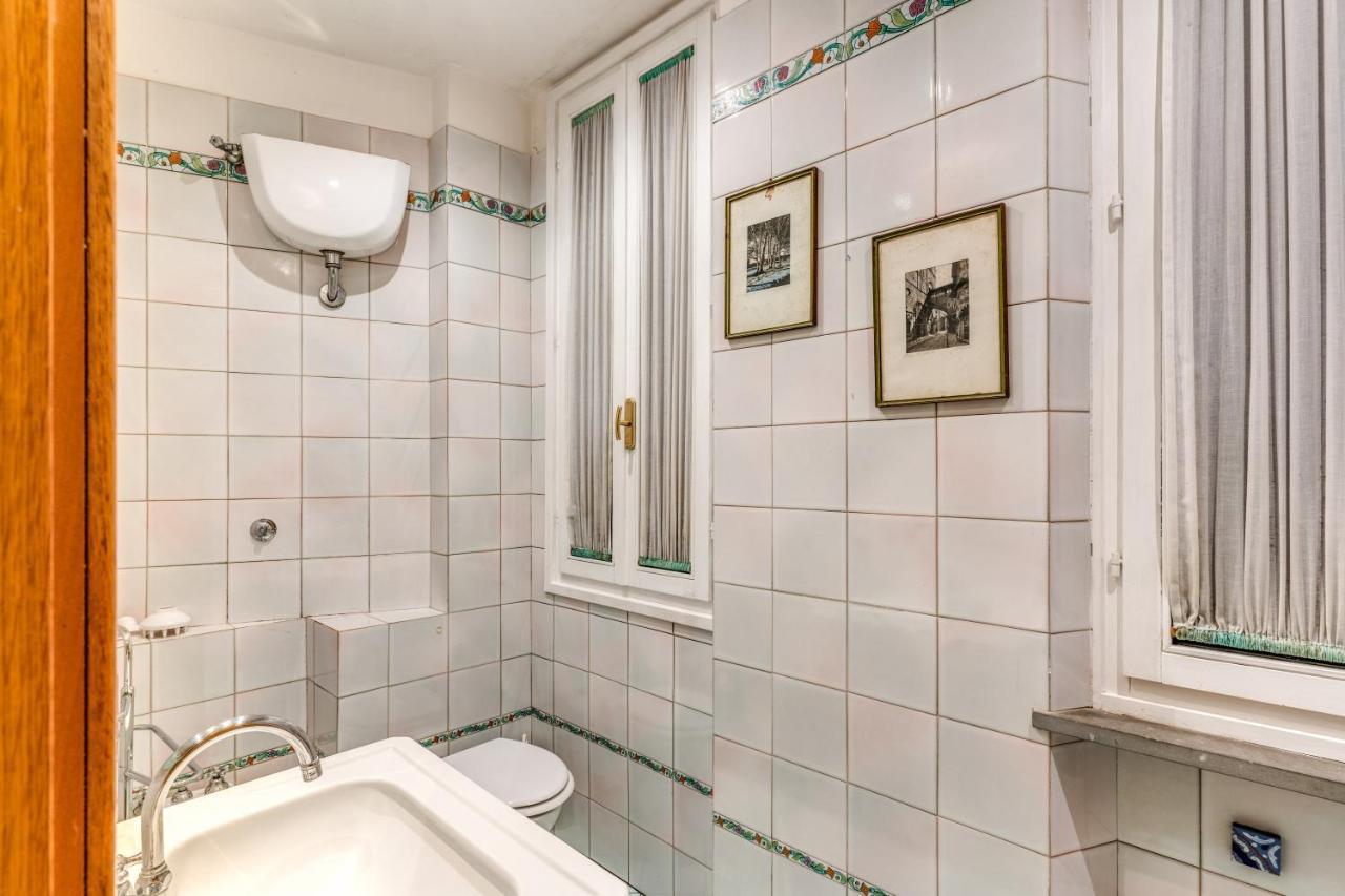 Apartmán Lovely Flat By The Trevi Fountain Řím Exteriér fotografie
