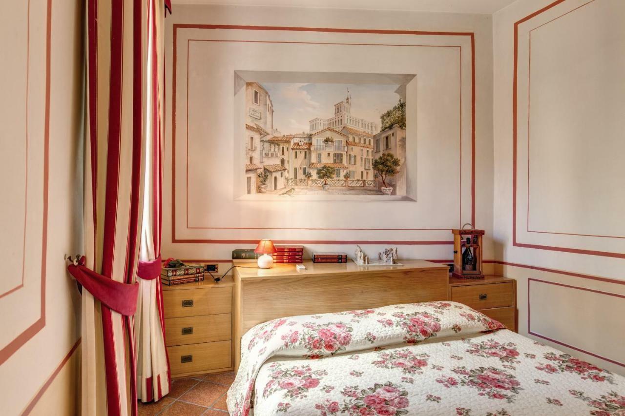 Apartmán Lovely Flat By The Trevi Fountain Řím Exteriér fotografie