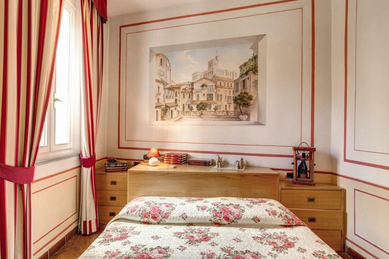 Apartmán Lovely Flat By The Trevi Fountain Řím Exteriér fotografie
