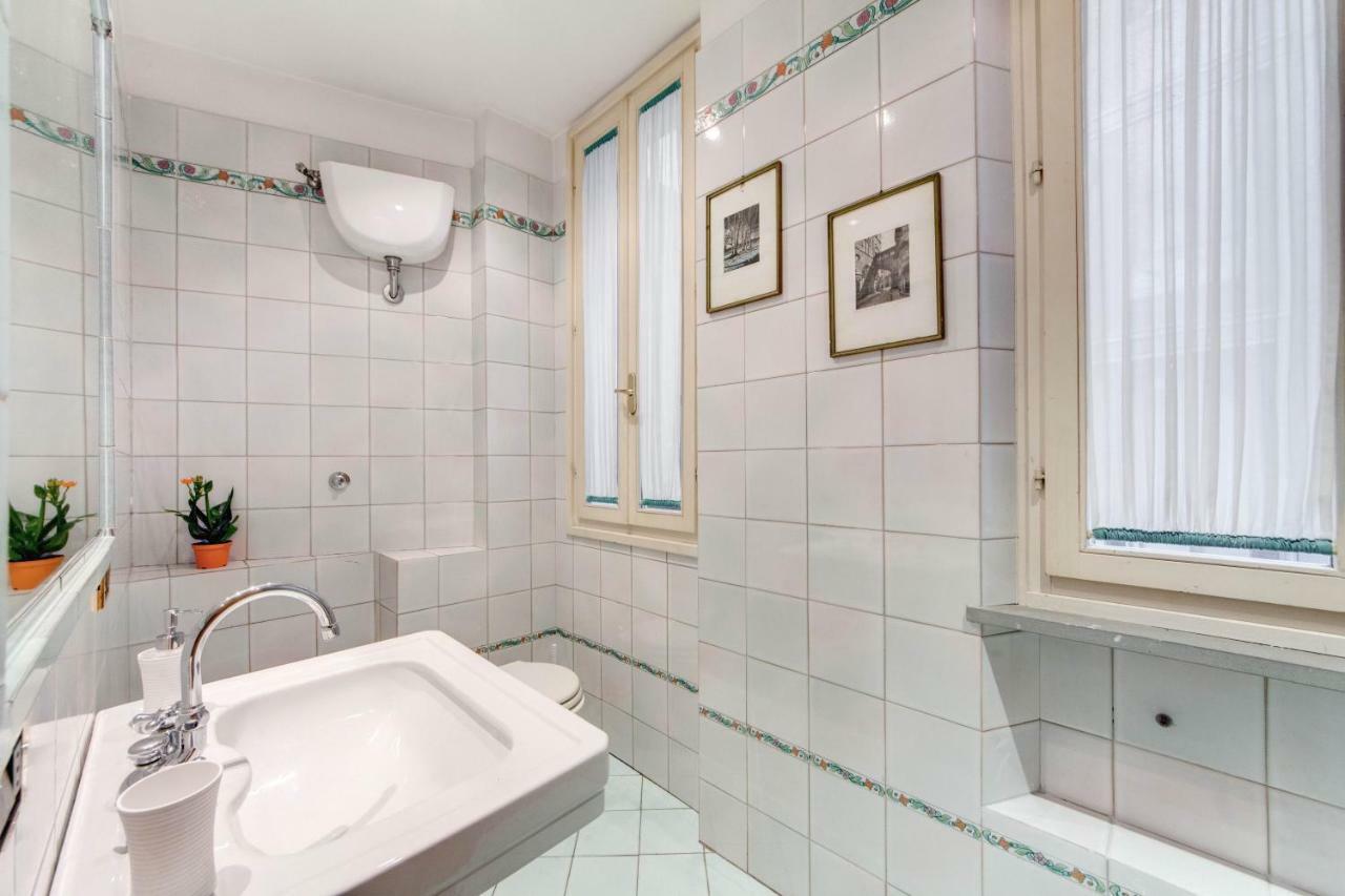Apartmán Lovely Flat By The Trevi Fountain Řím Exteriér fotografie