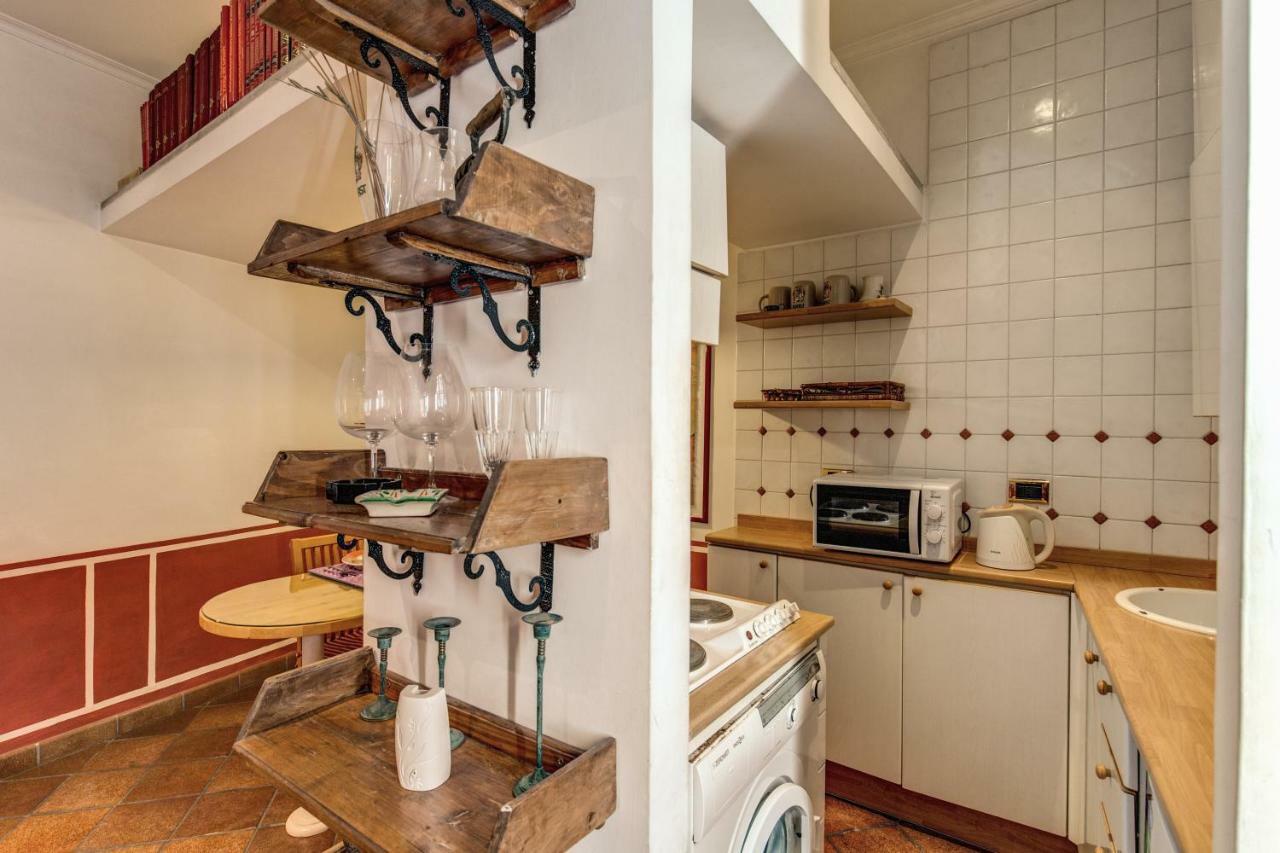 Apartmán Lovely Flat By The Trevi Fountain Řím Exteriér fotografie